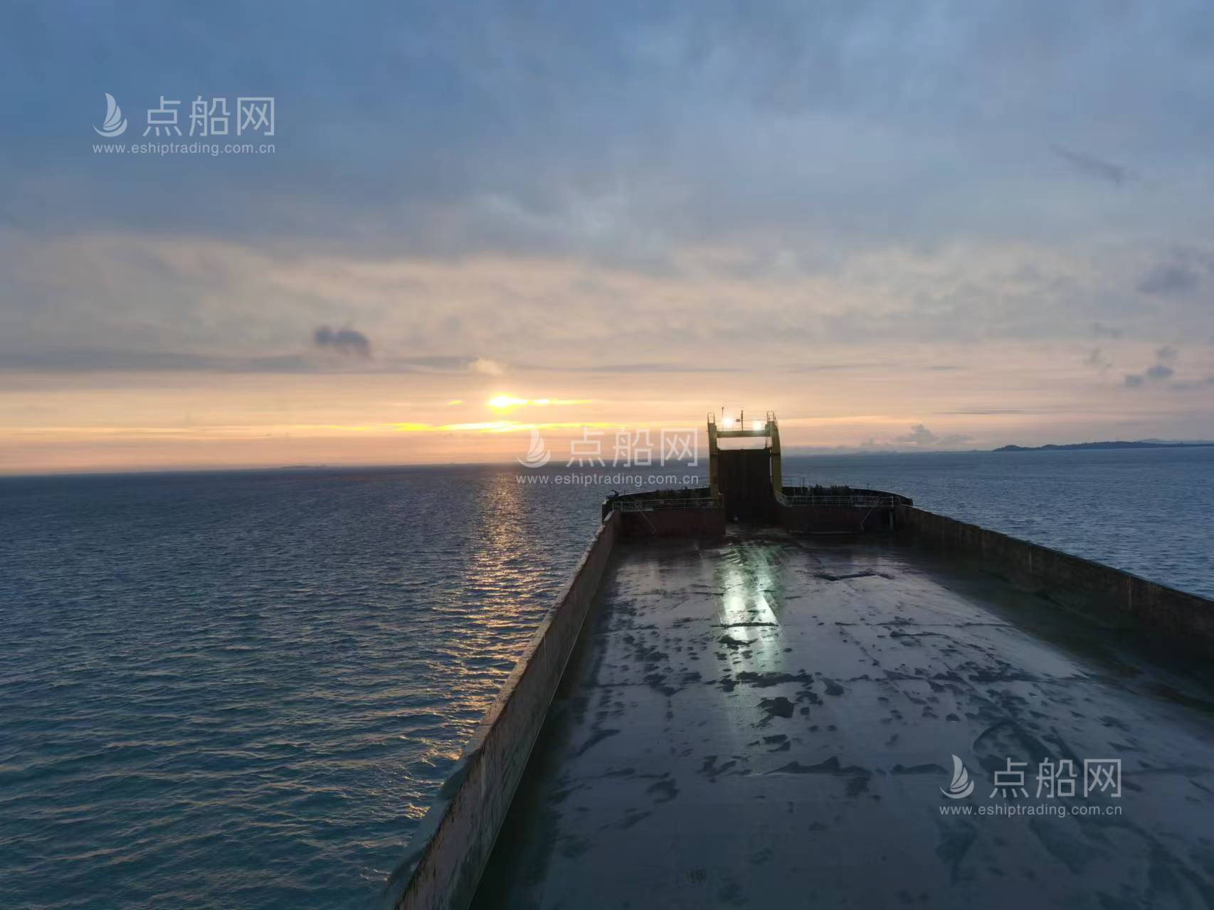 出售10980吨甲板货驳