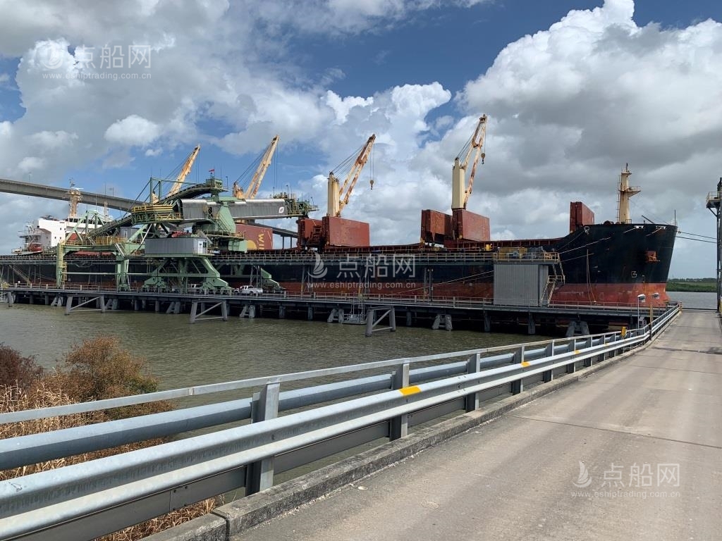 出售56836吨散货船