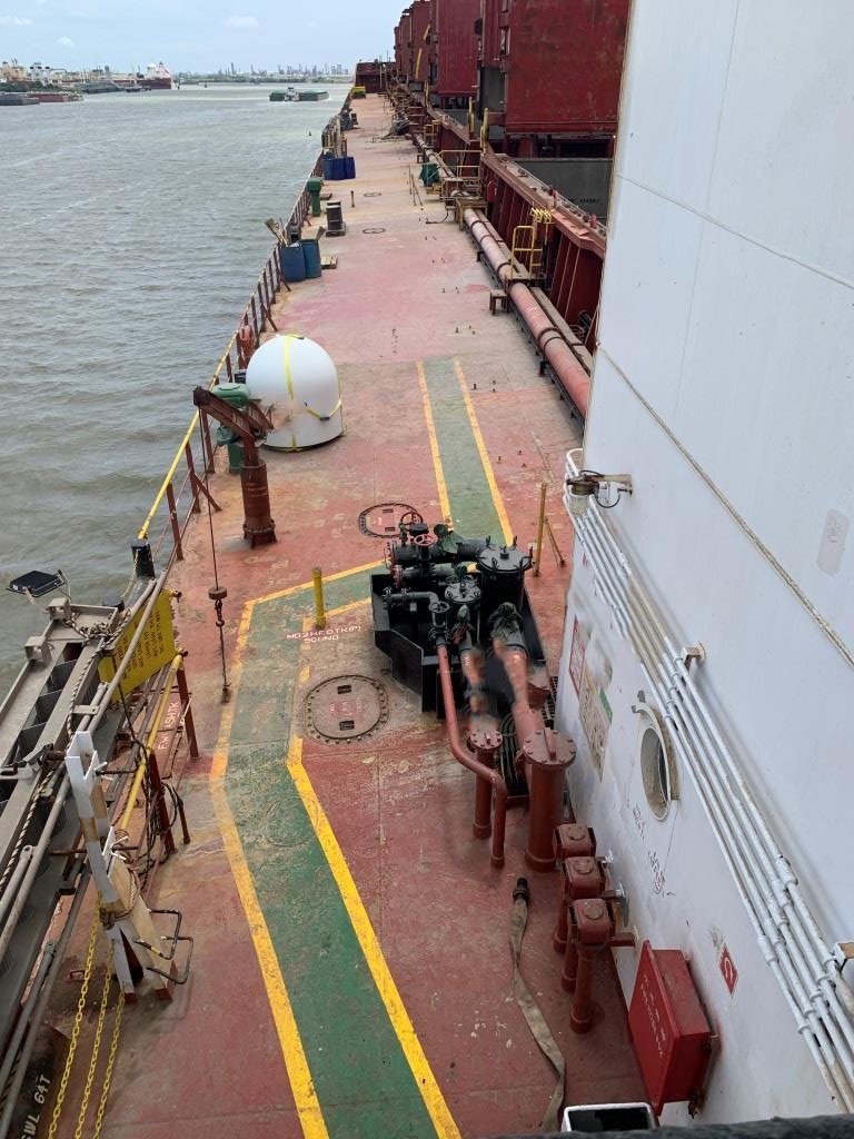 出售56836吨散货船