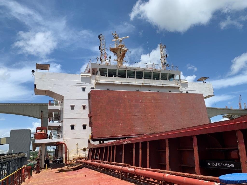 出售56836吨散货船