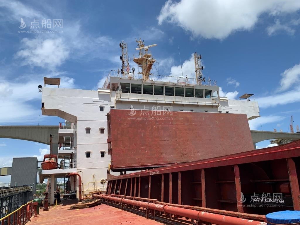 出售56836吨散货船