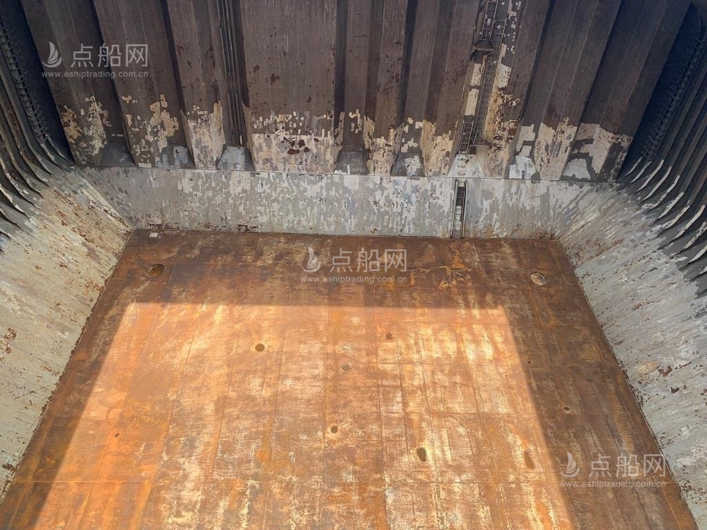 出售56836吨散货船