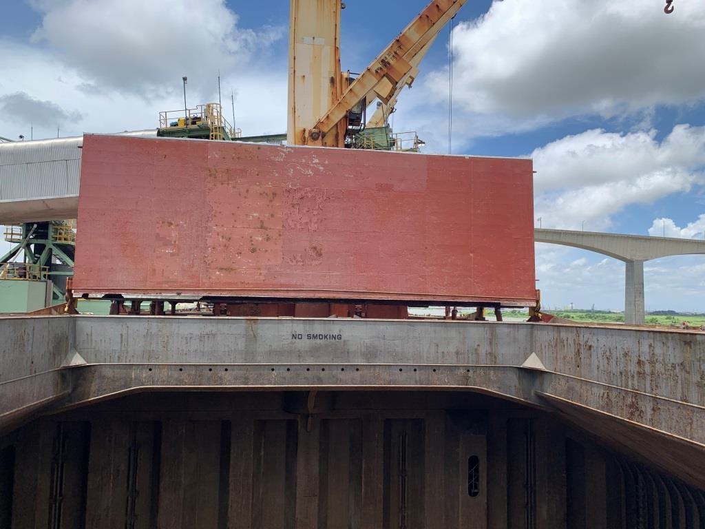 出售56836吨散货船