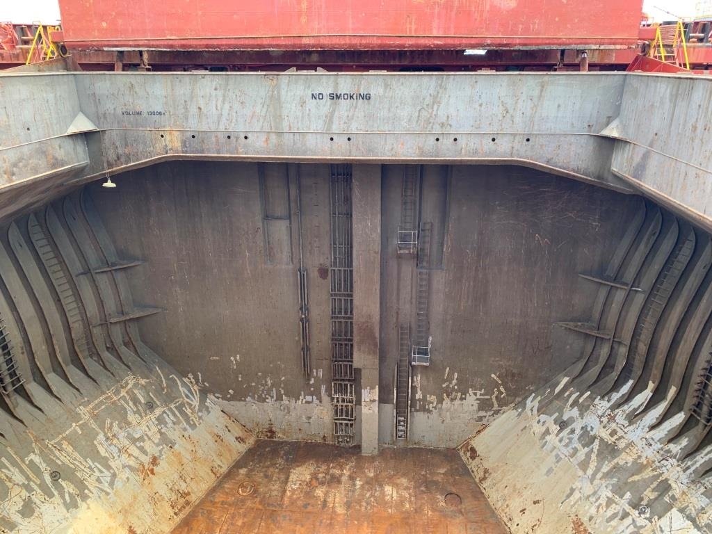 出售56836吨散货船