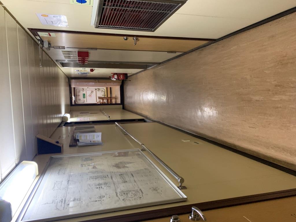 出售56836吨散货船