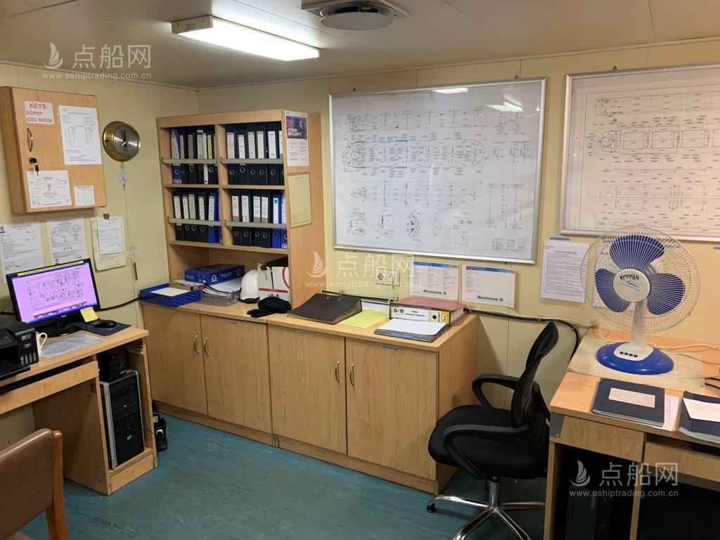 出售56836吨散货船