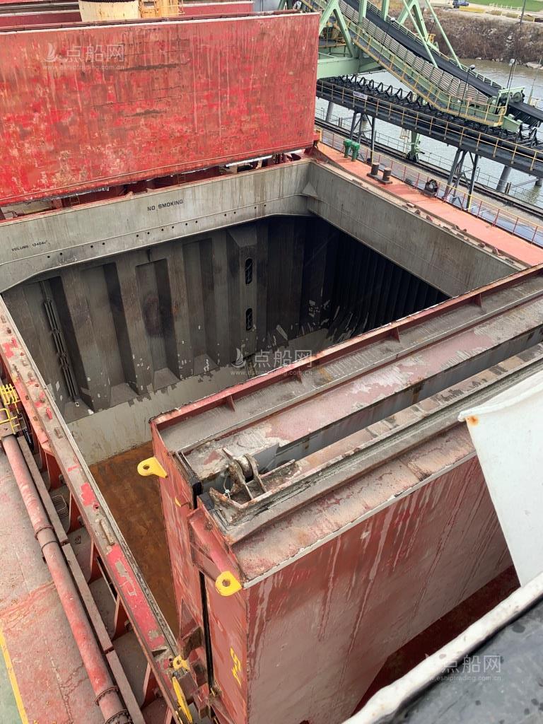 出售56836吨散货船