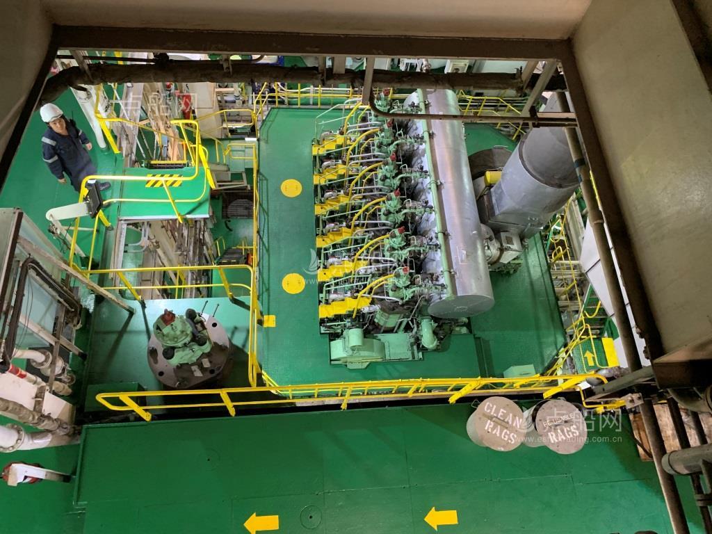 出售56836吨散货船