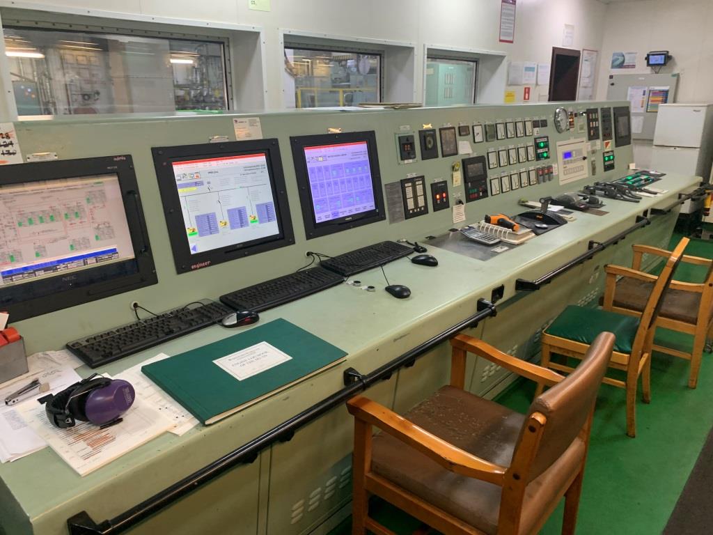 出售56836吨散货船