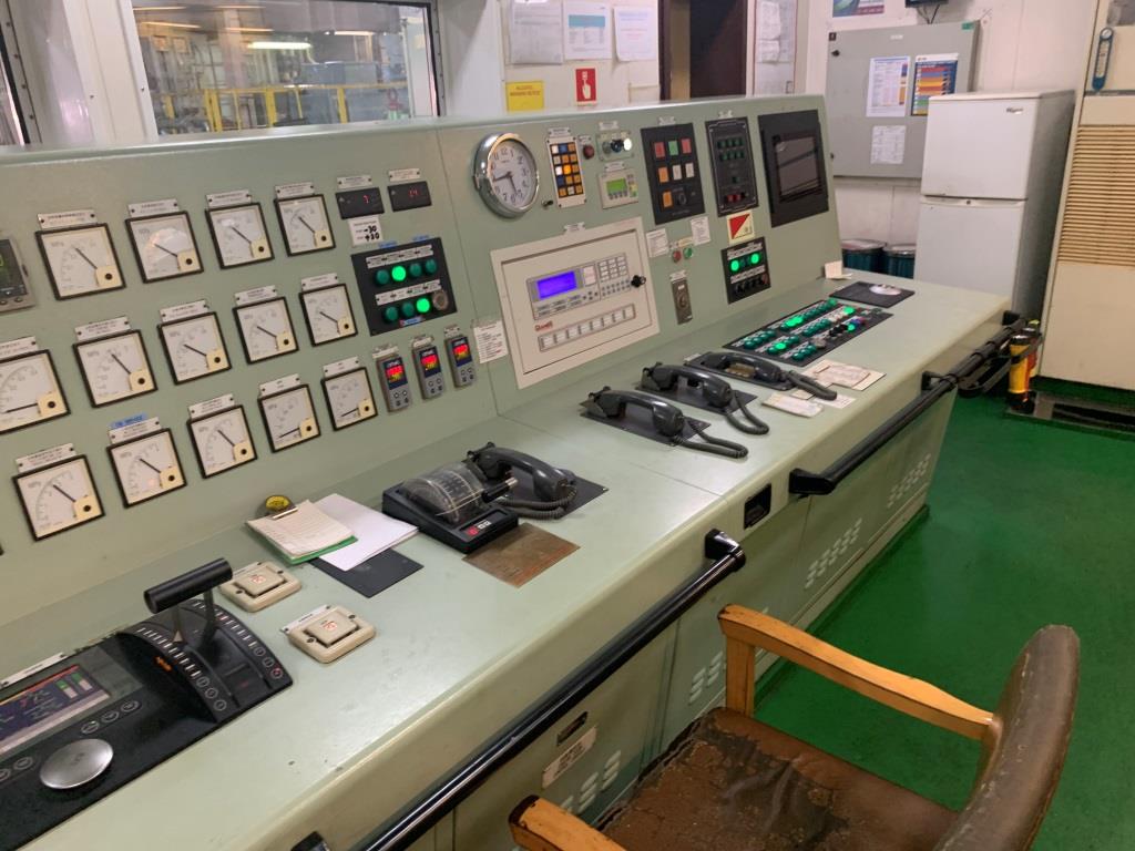 出售56836吨散货船