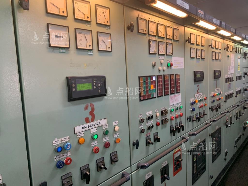 出售56836吨散货船