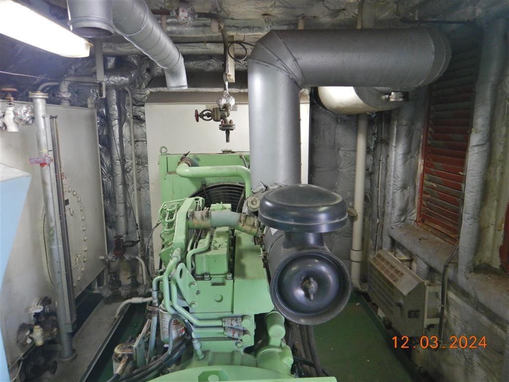 出售56856吨散货船