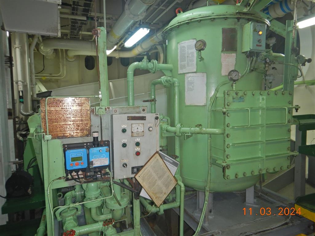 出售56856吨散货船