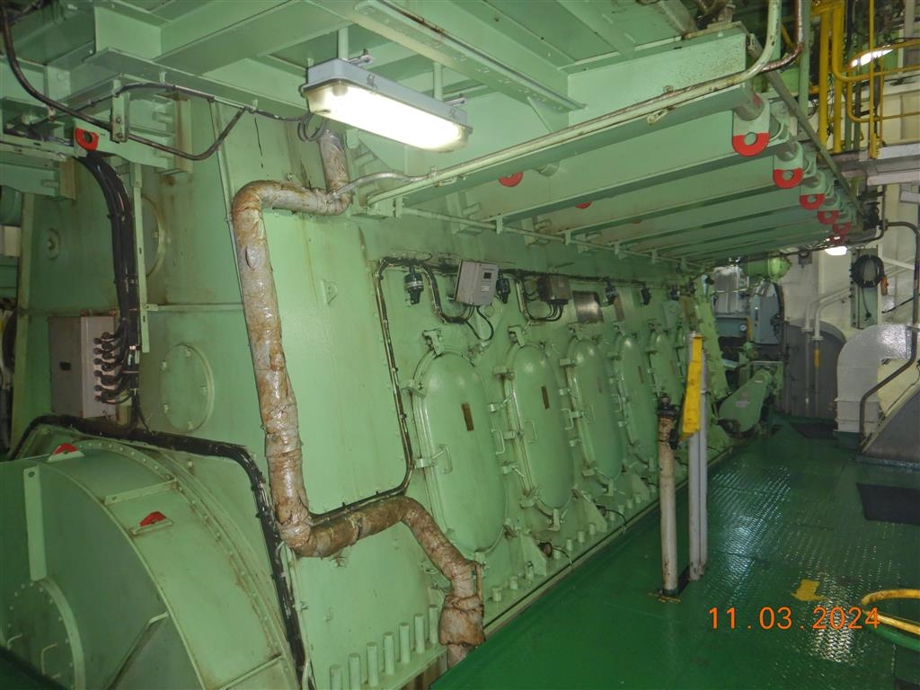 出售56856吨散货船