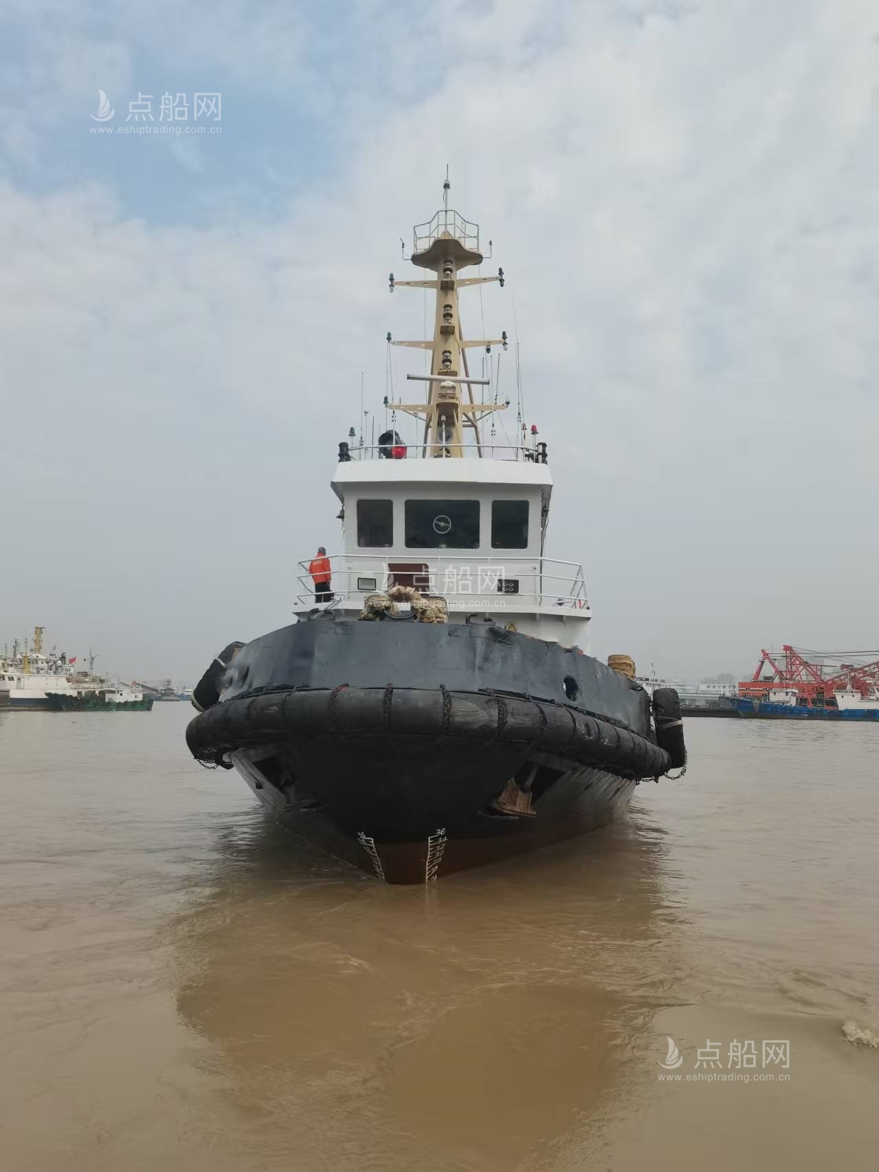 出售2000 马力普通拖轮