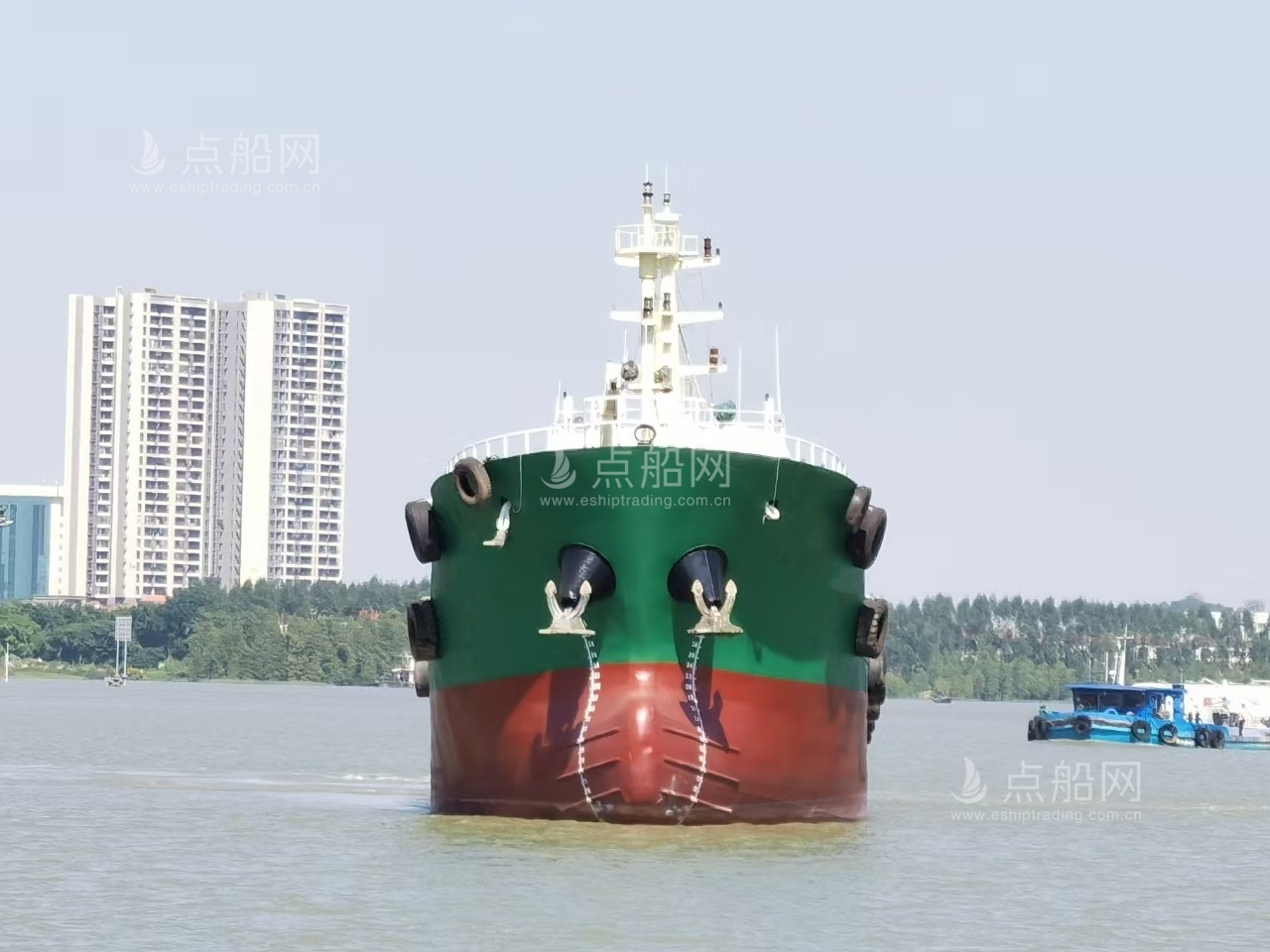 出售860吨成品油船