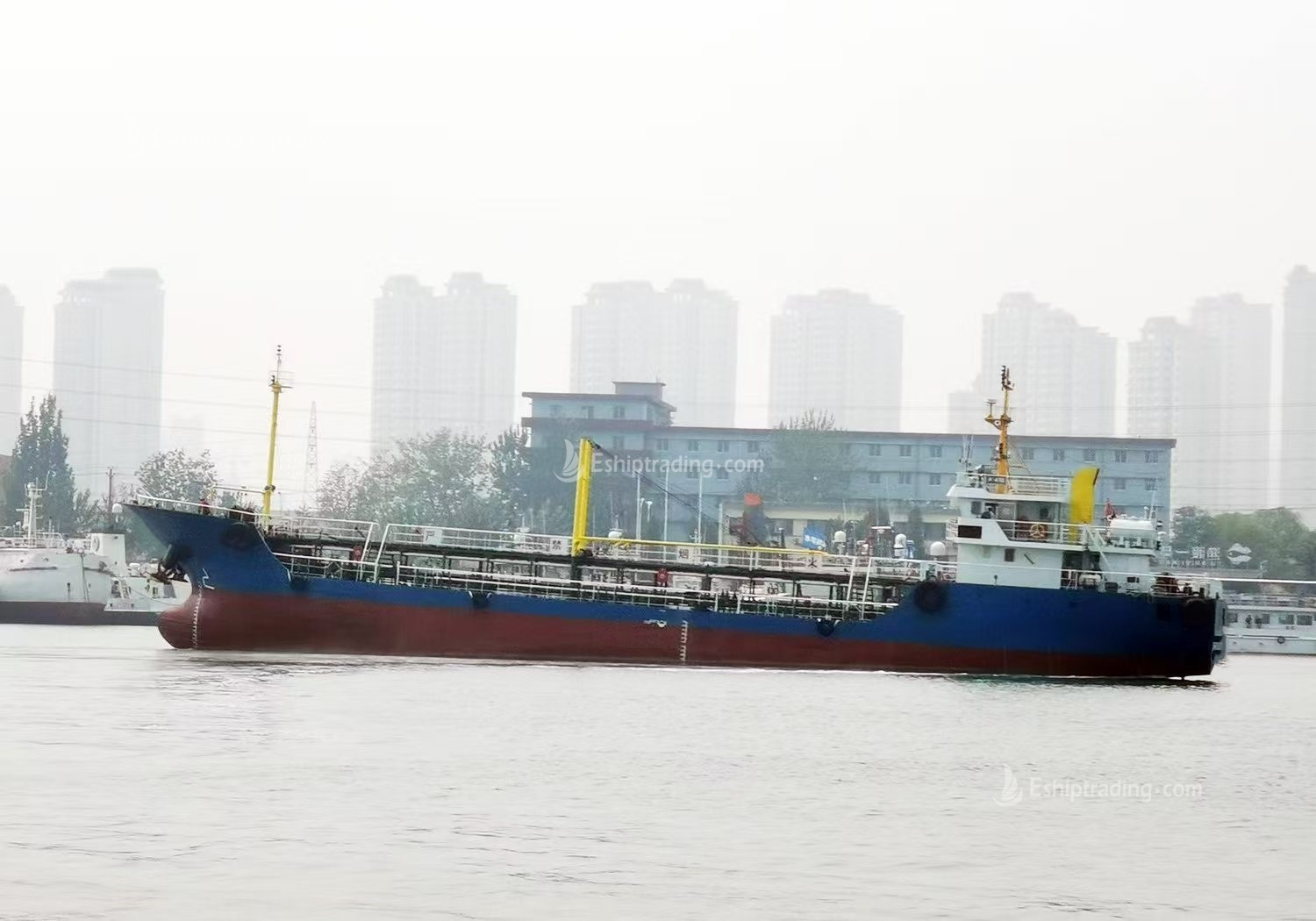 864 T Product Oil Tanker For Sale