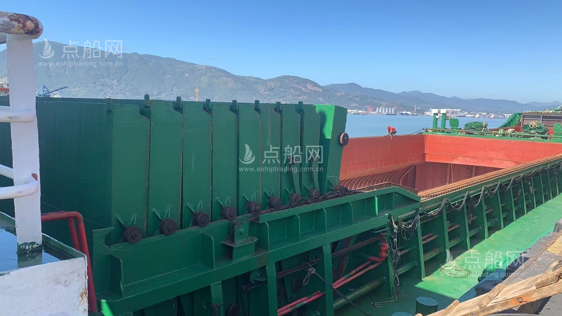 出售5068吨散货船