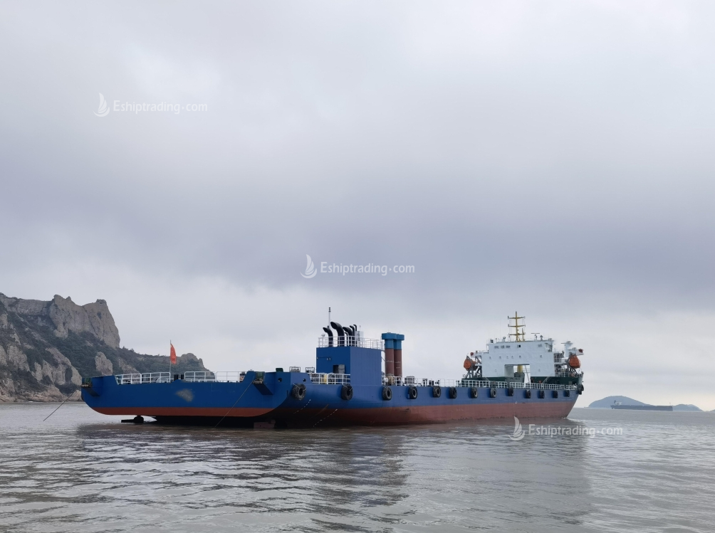 10720 T Deck Barge /LCT For Sale