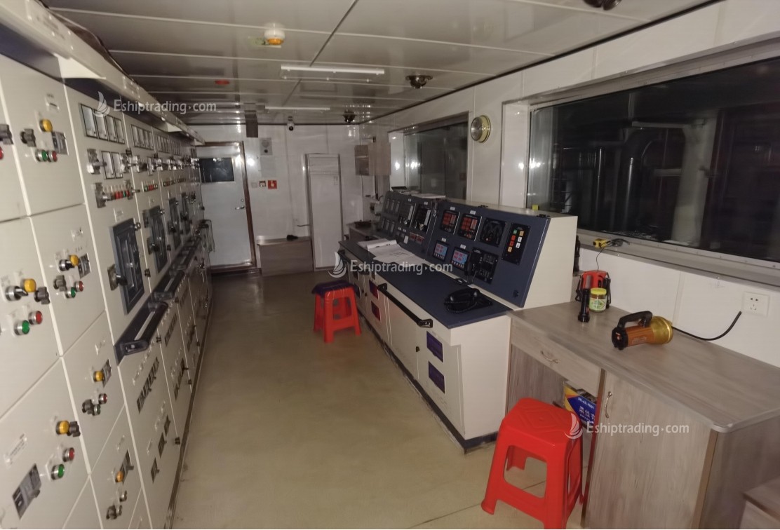10720 T Deck Barge /LCT For Sale
