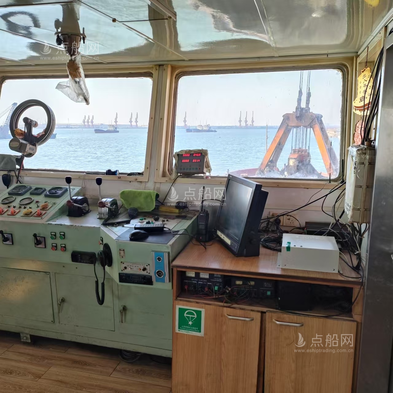 出售1000m³开体泥驳