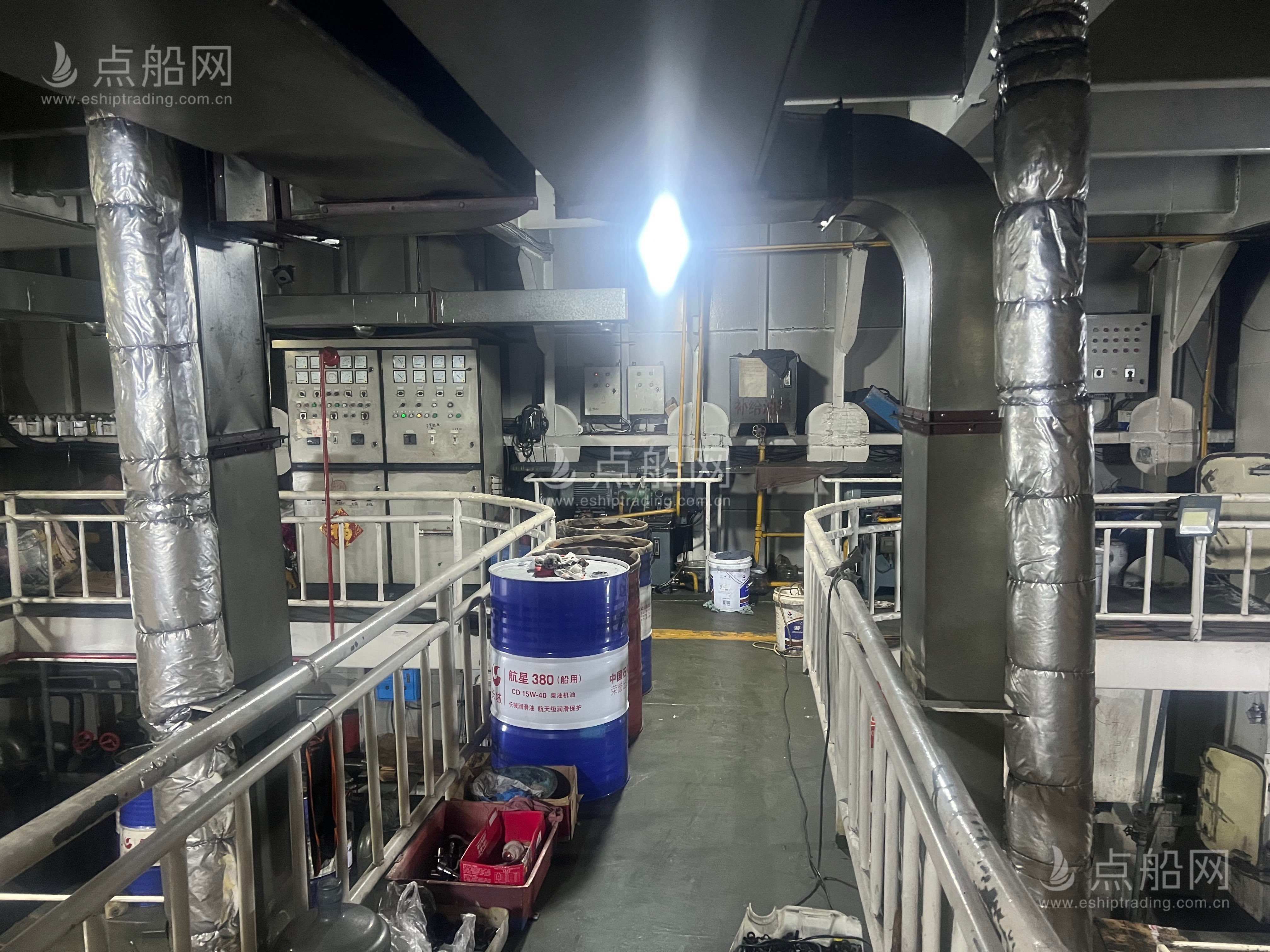 出售273箱集装箱船