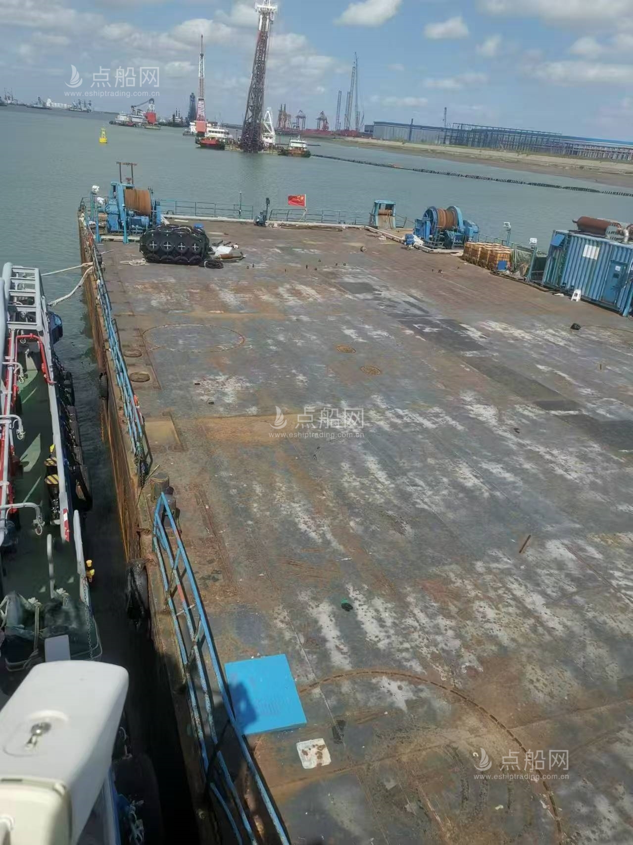 出售310尺无动力驳船