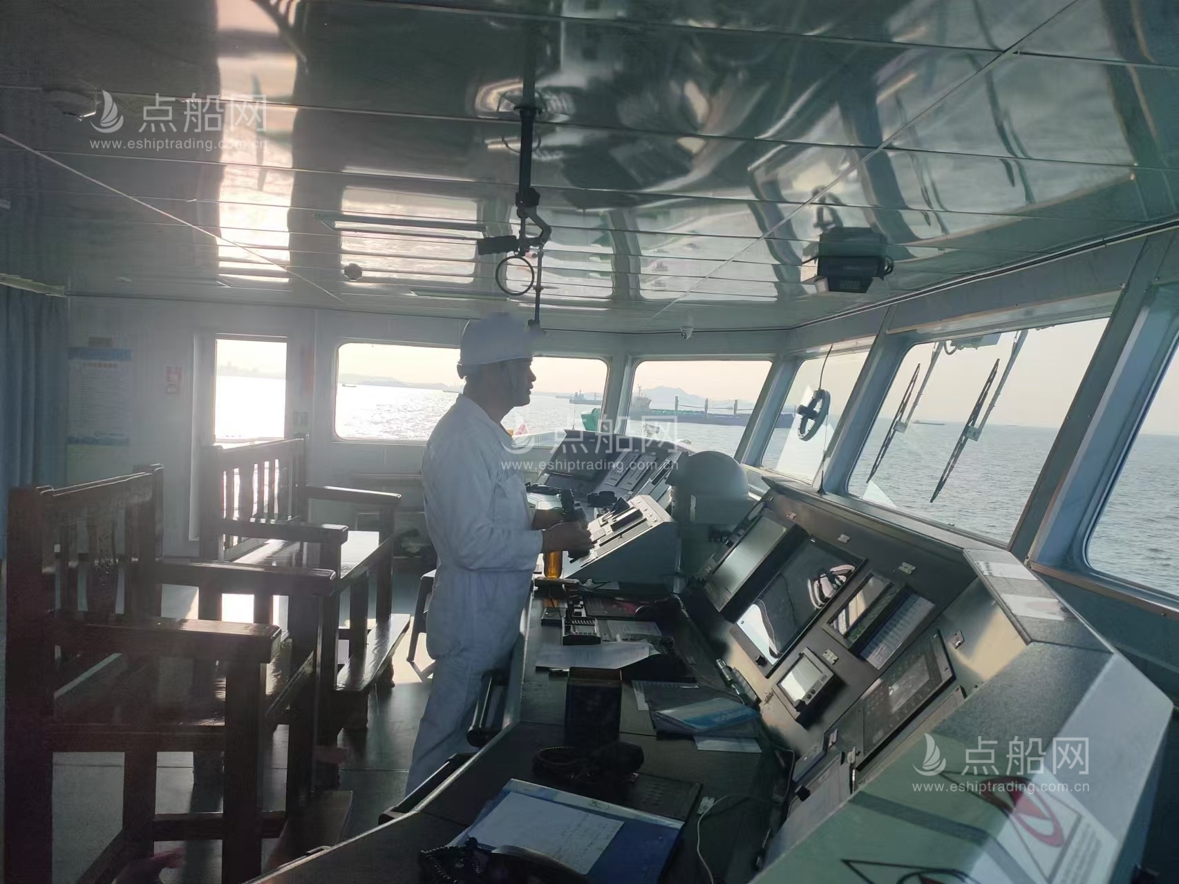 出售12490吨散货船