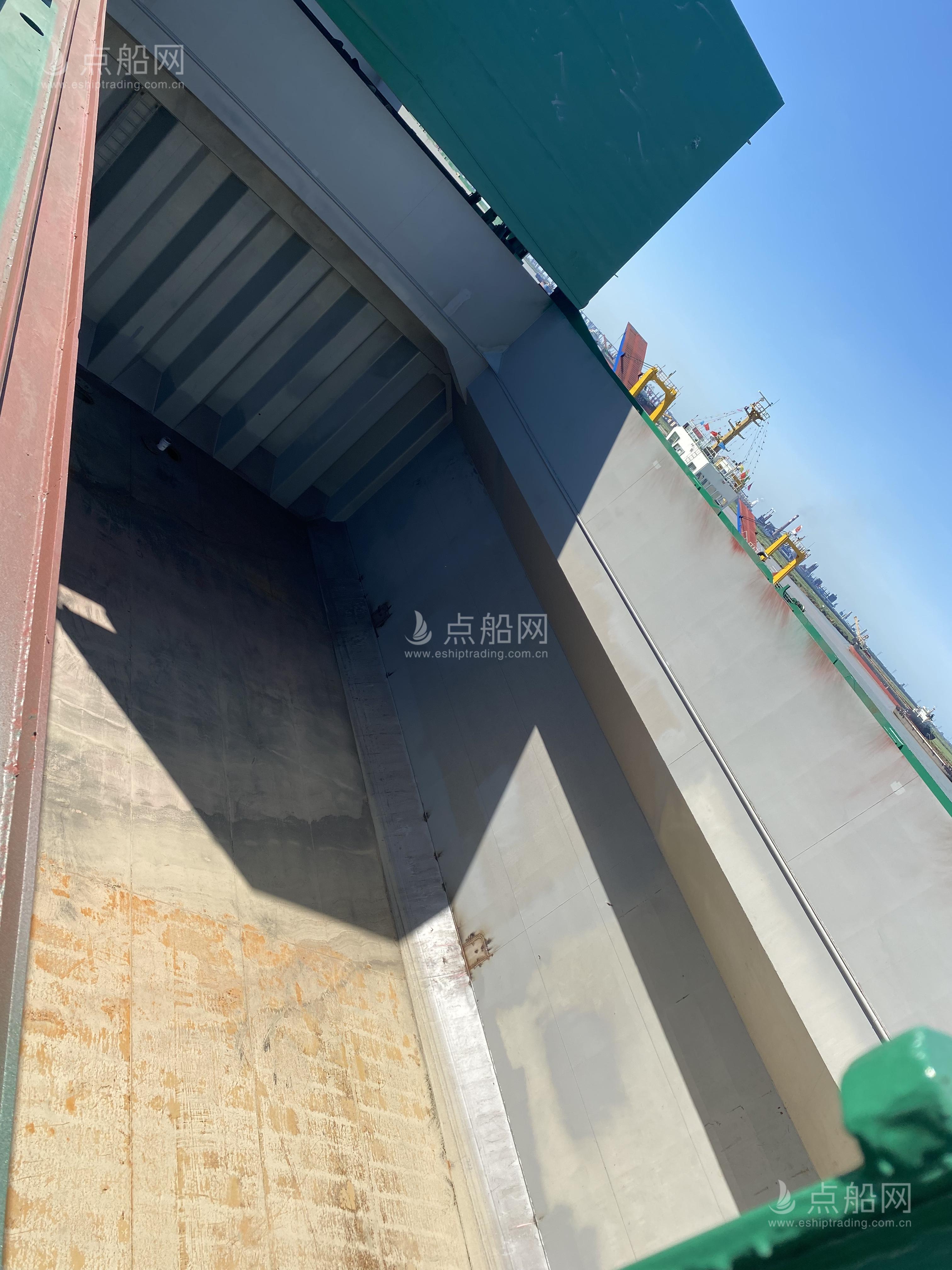 出售12490吨散货船