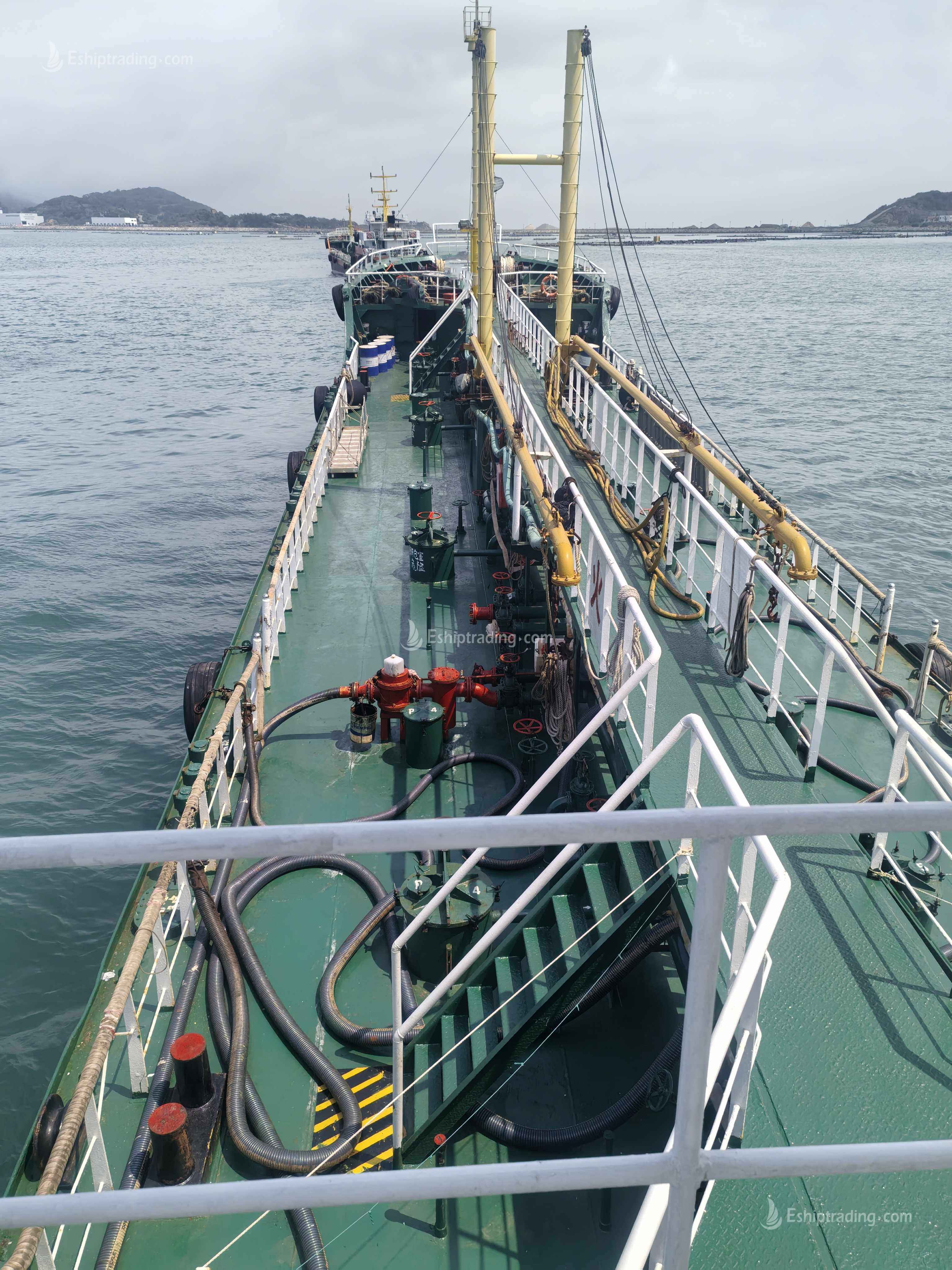 864 T Product Oil Tanker For Sale