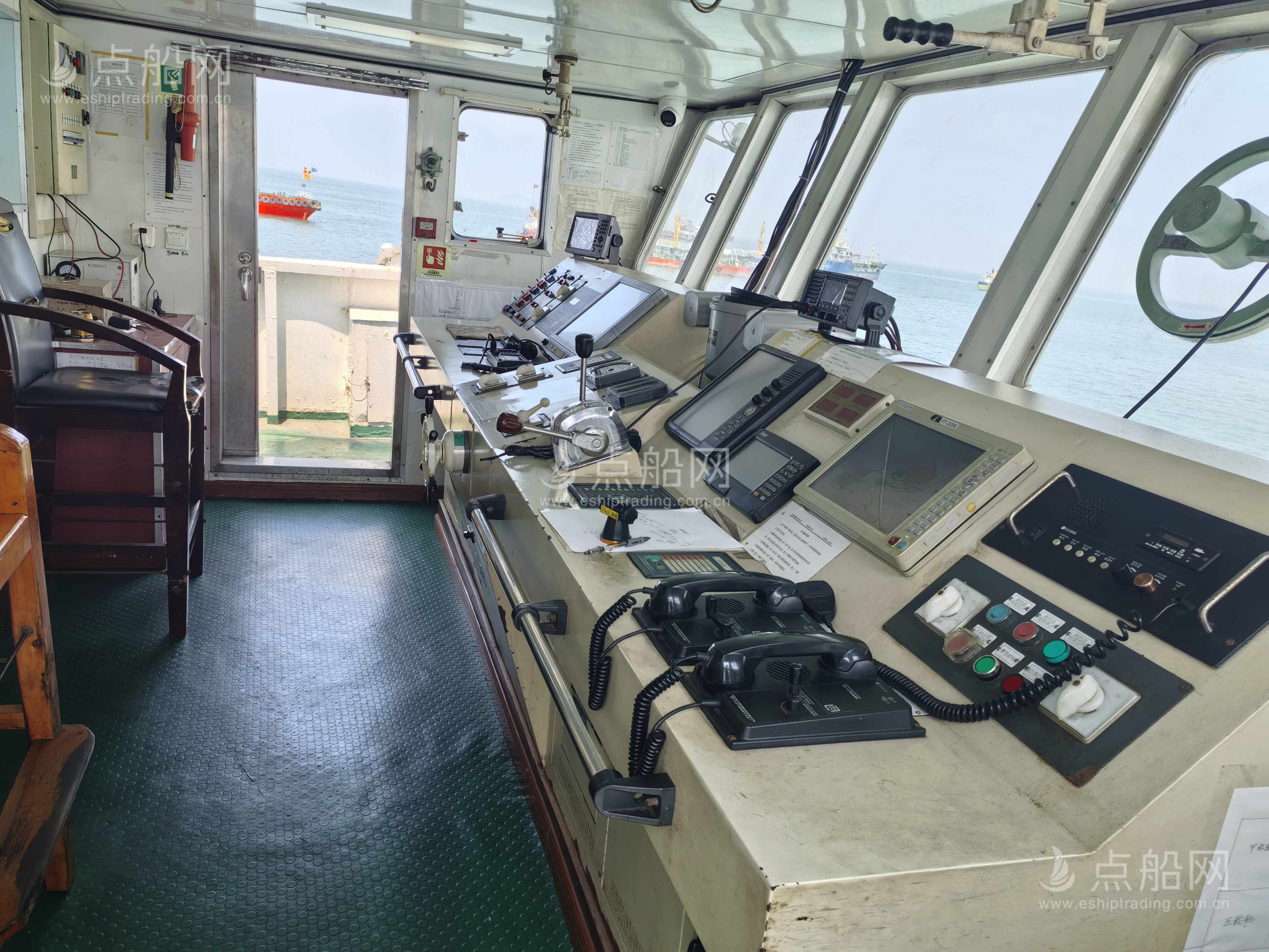 出售864吨成品油船