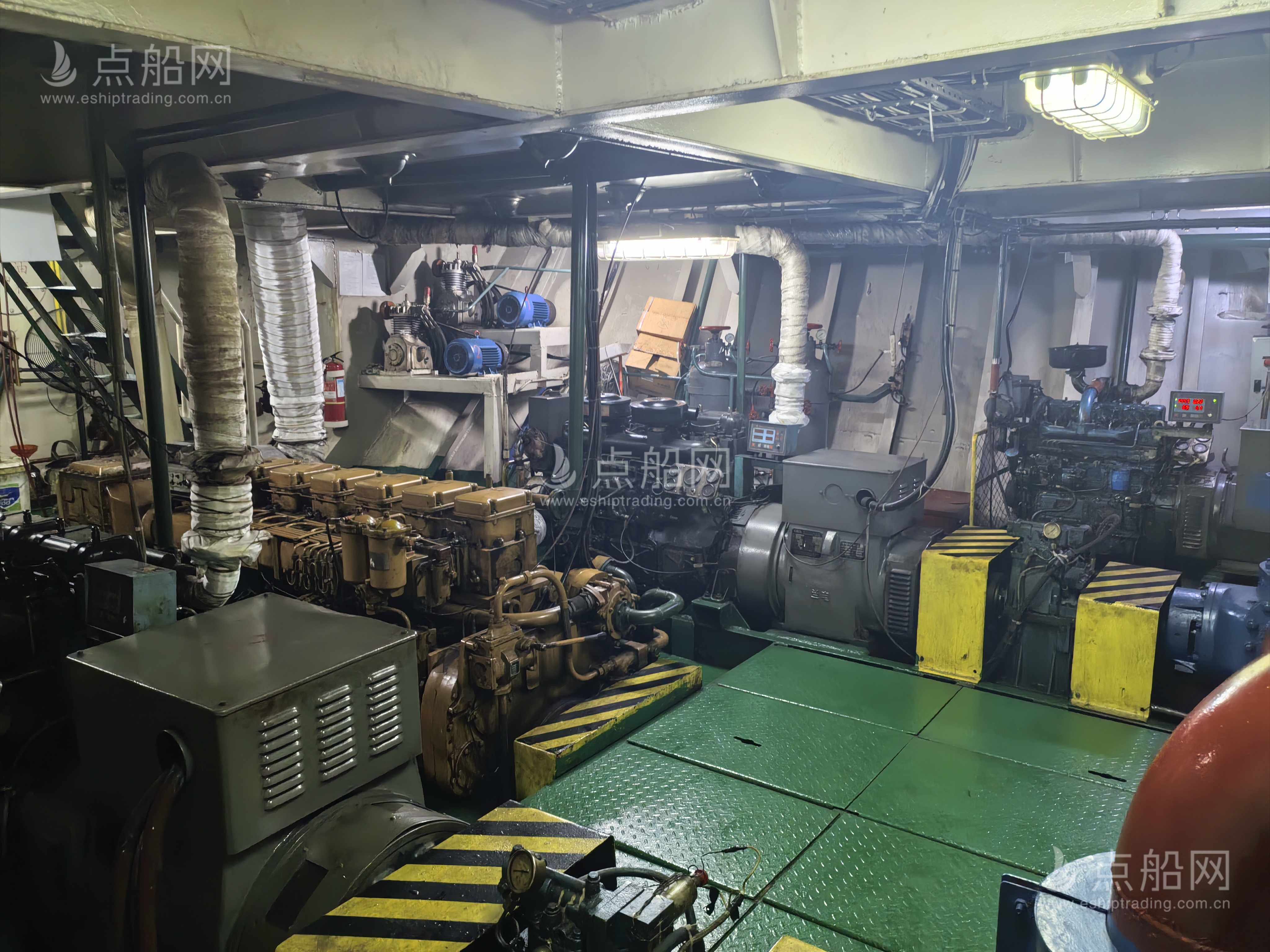 出售864吨成品油船