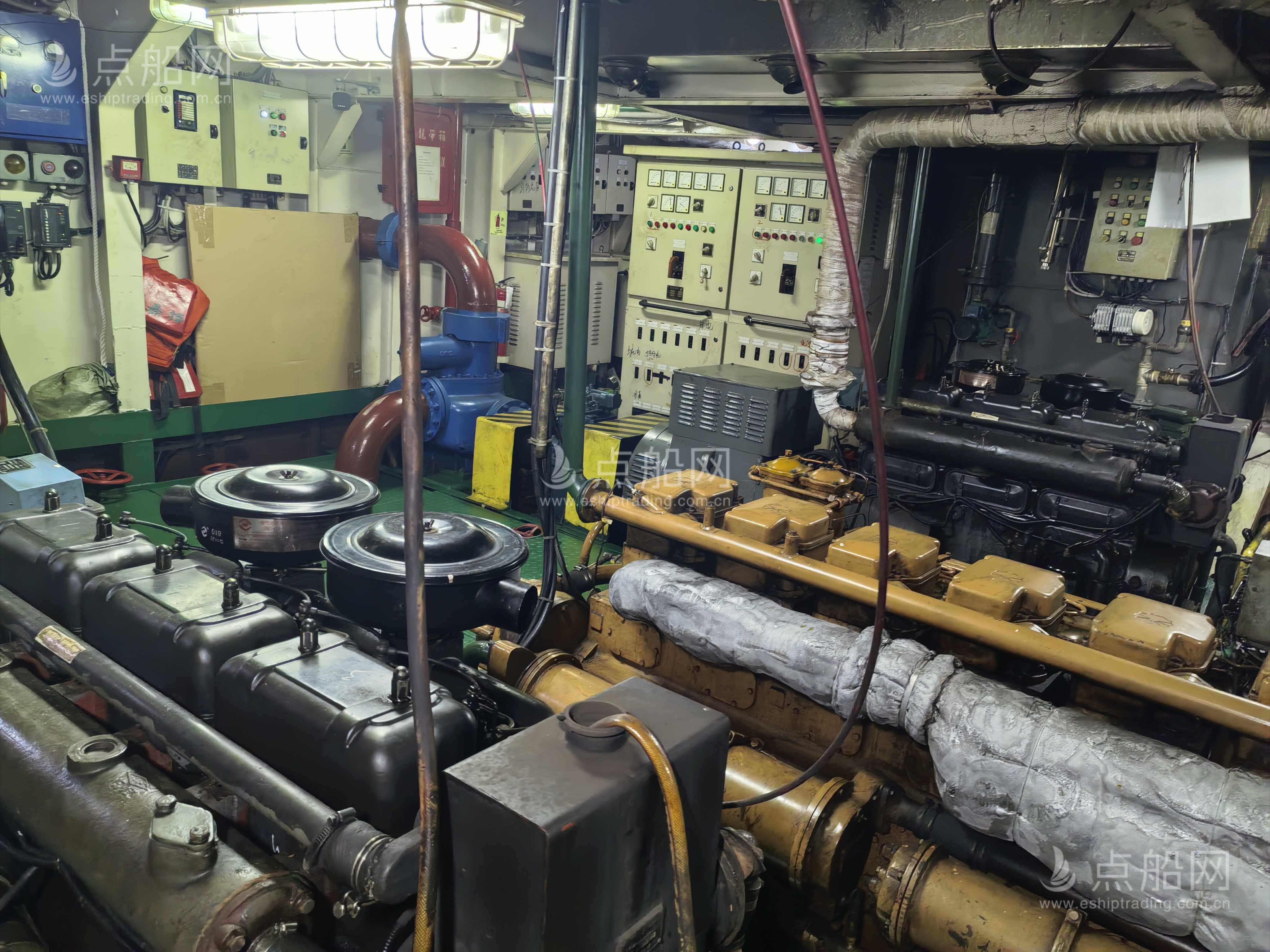 出售864吨成品油船