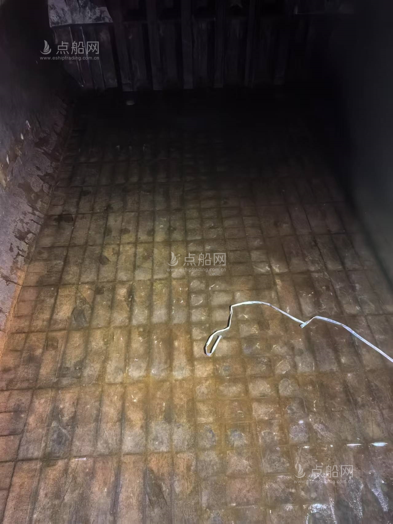 出售13628吨散货船