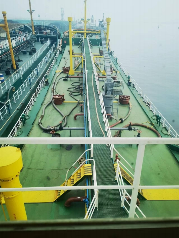 出售2948吨成品油船