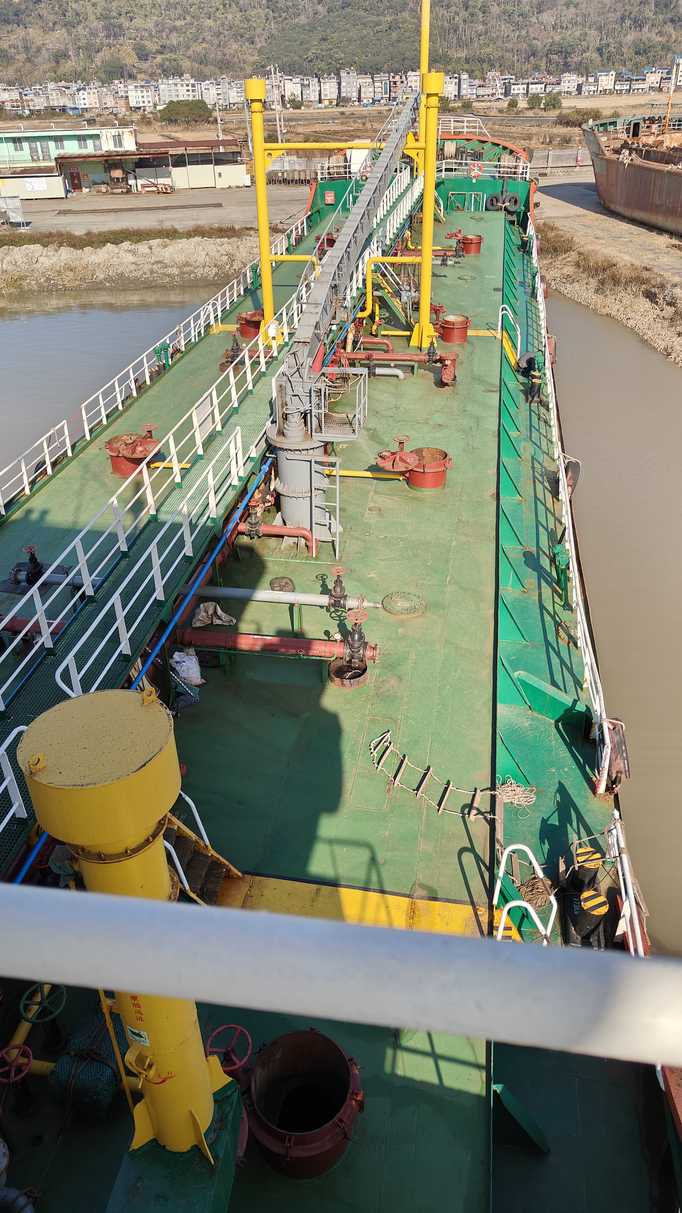 出售2948吨成品油船