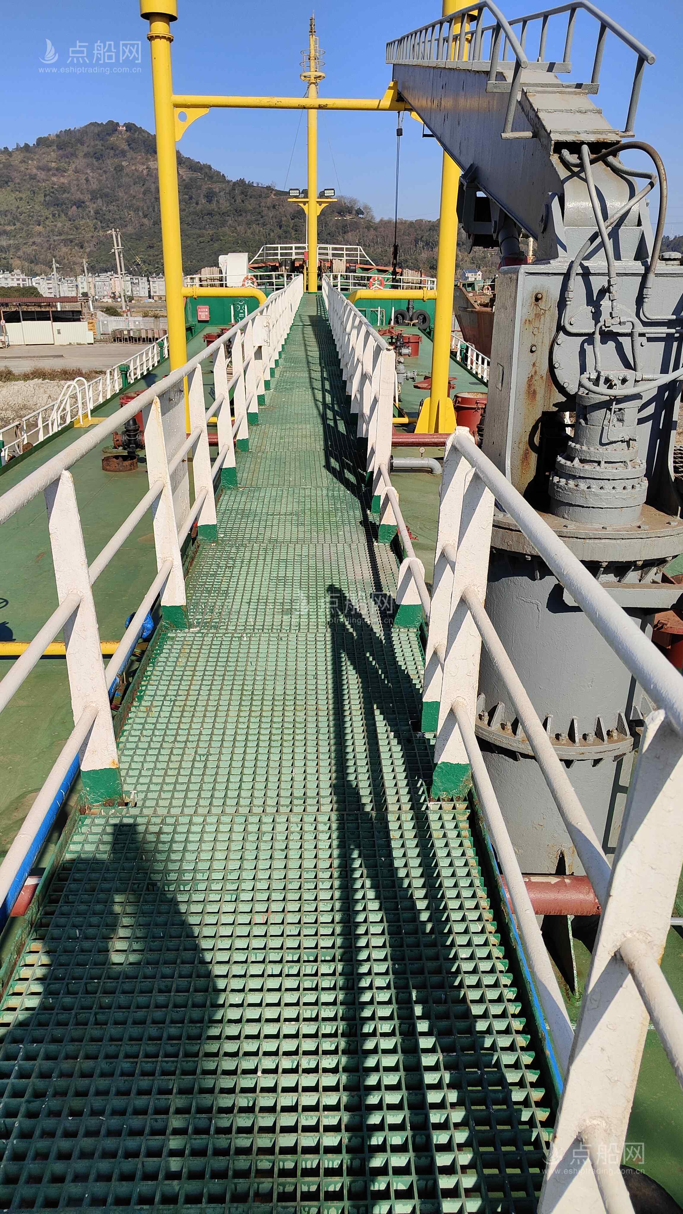 出售2948吨成品油船