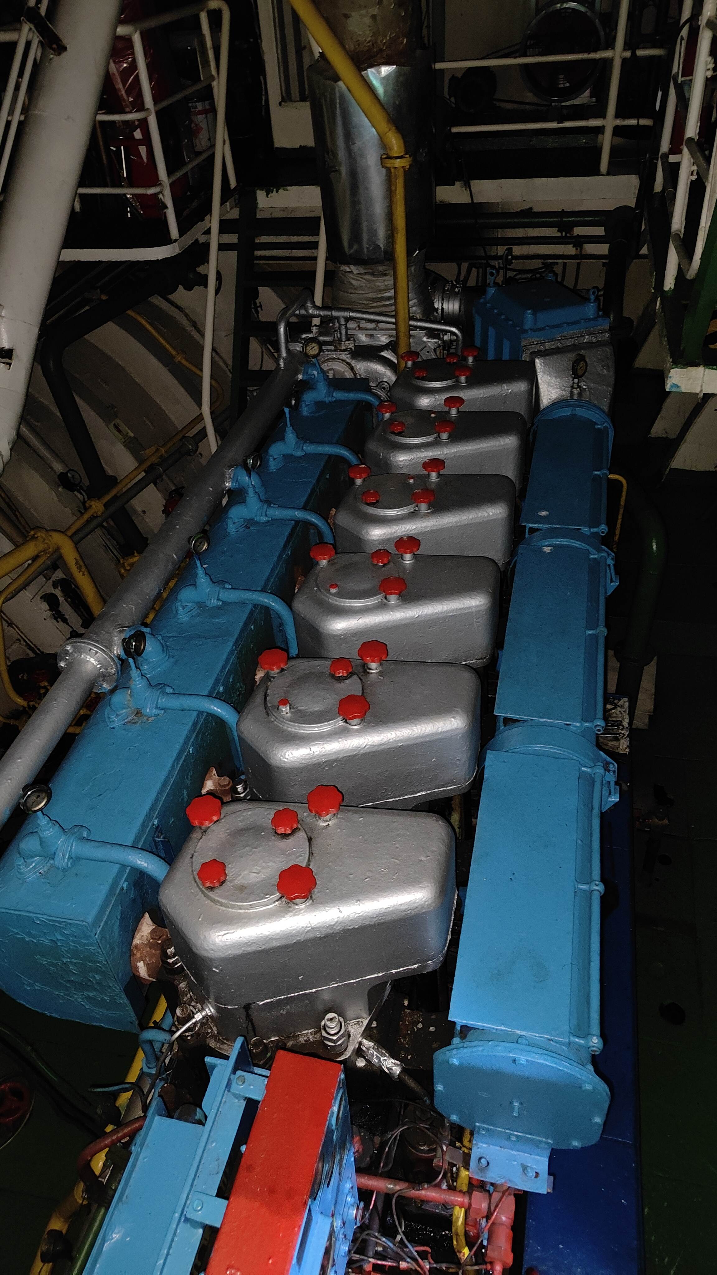 出售2948吨成品油船