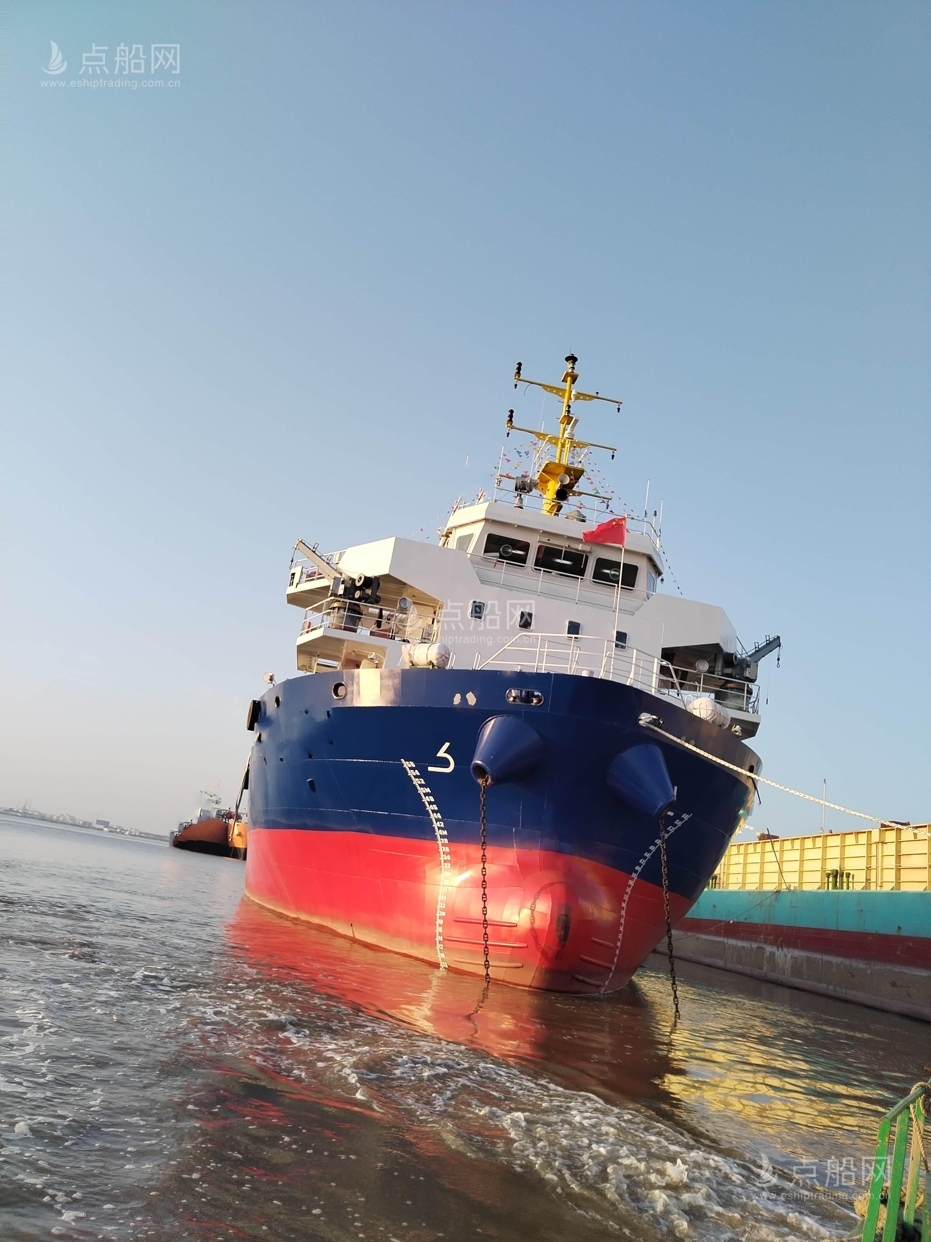 出售388箱集装箱船