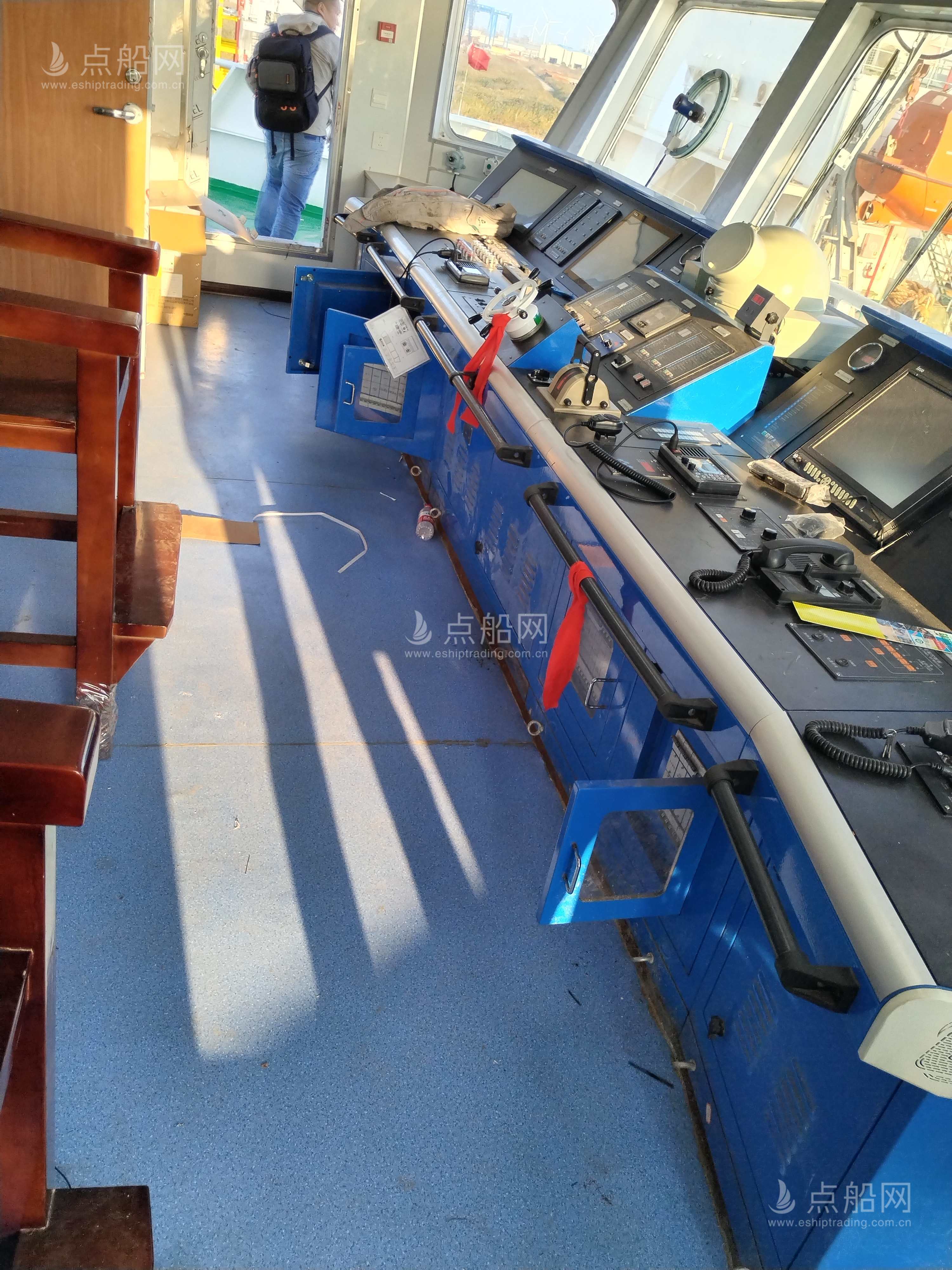 出售388箱集装箱船