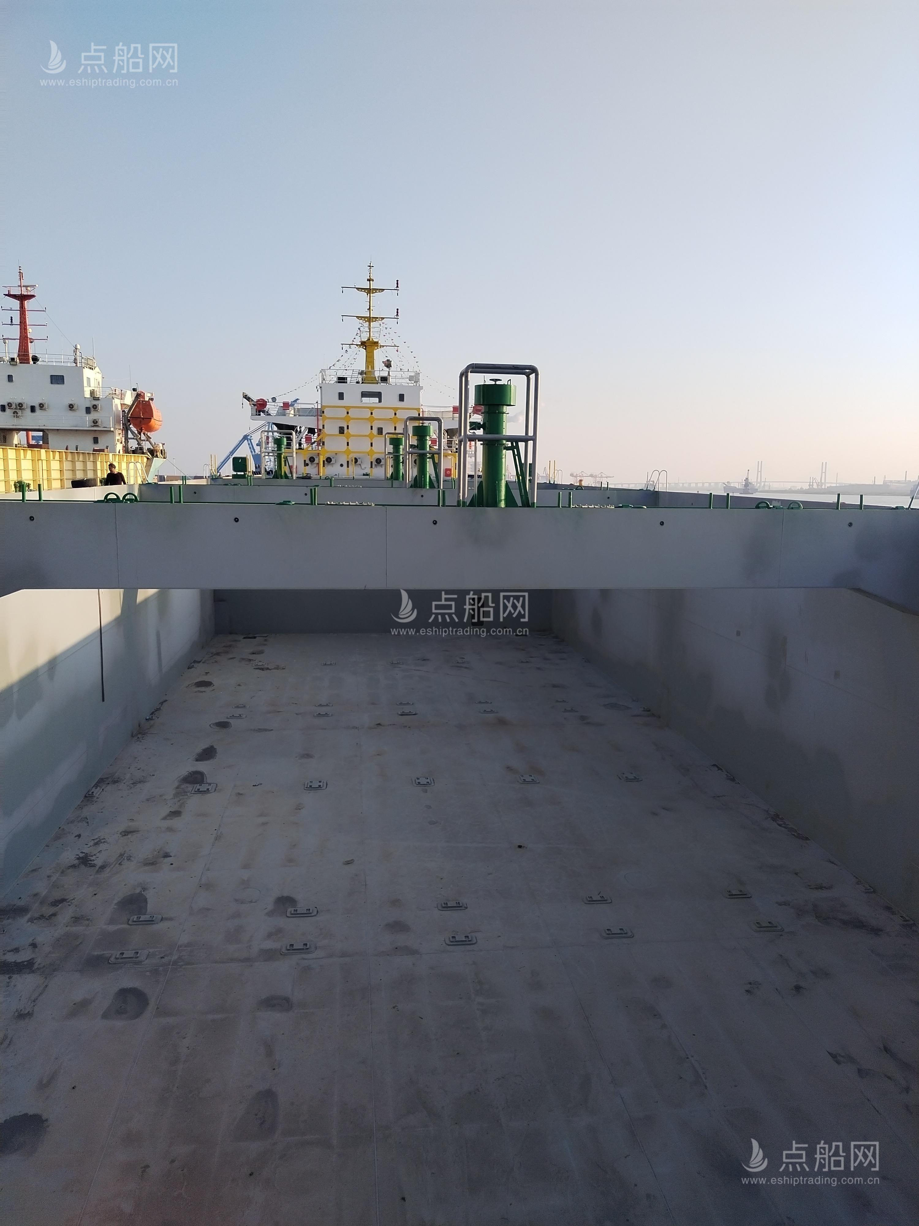 出售388箱集装箱船