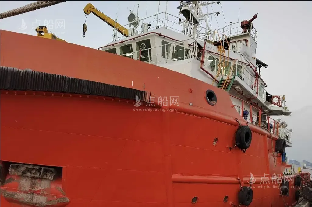 出售5200 马力三用拖轮