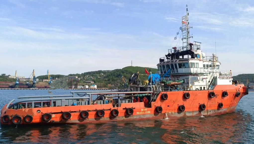 出售5222 马力三用拖轮