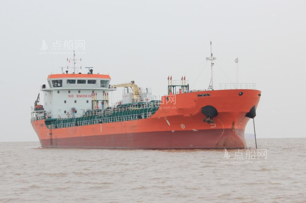 出售6610吨成品油船