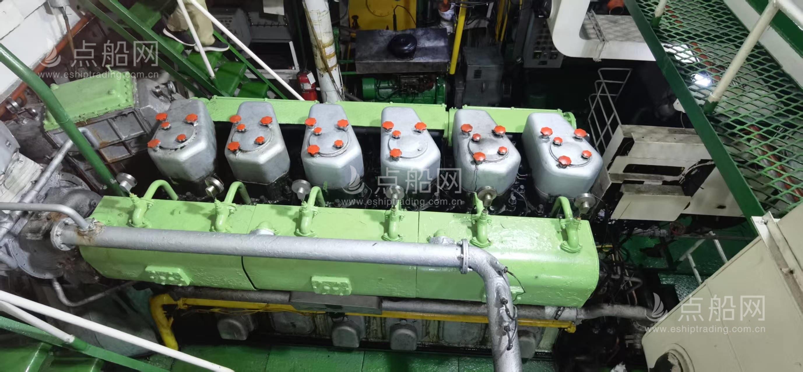 出售3600吨成品油船