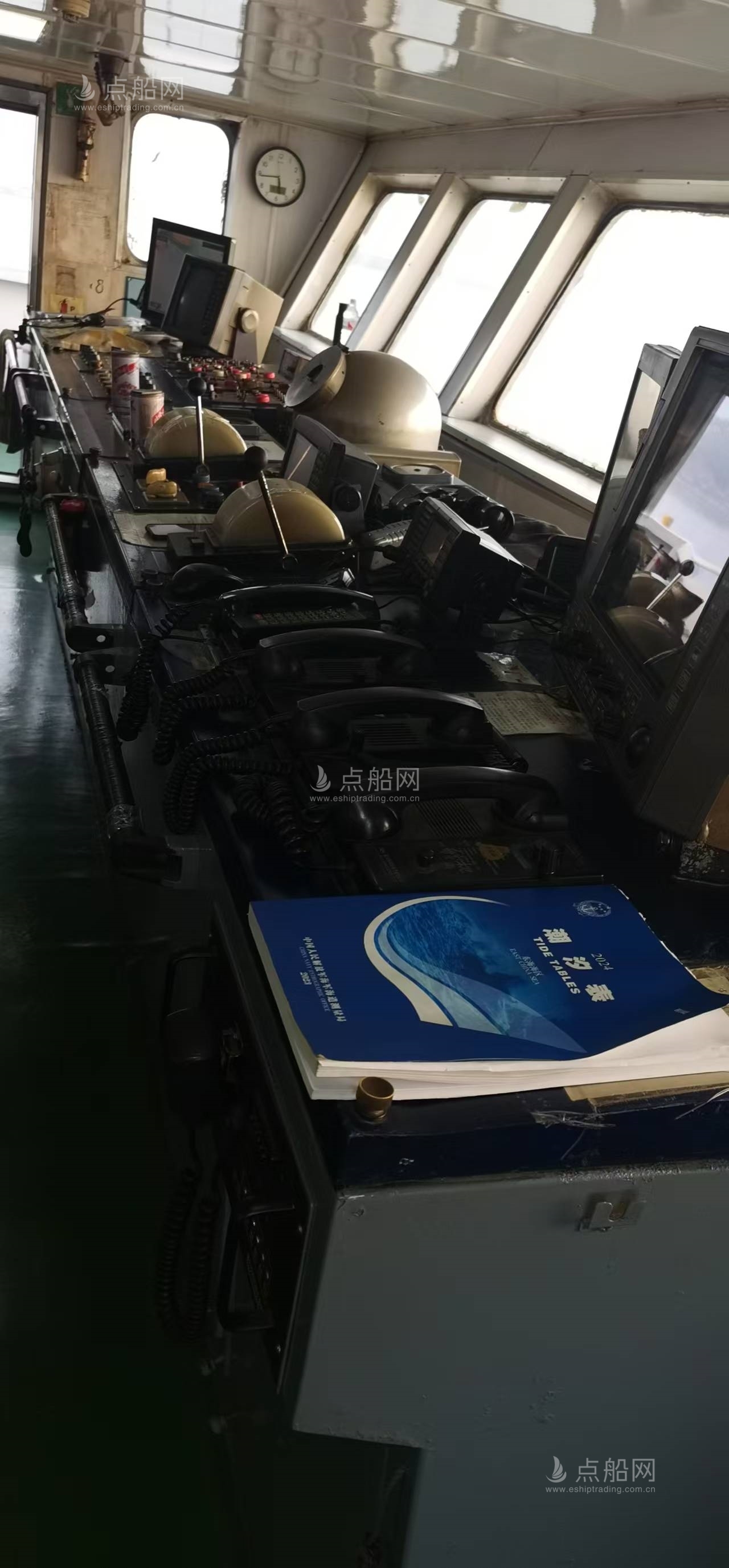 出售3600吨成品油船