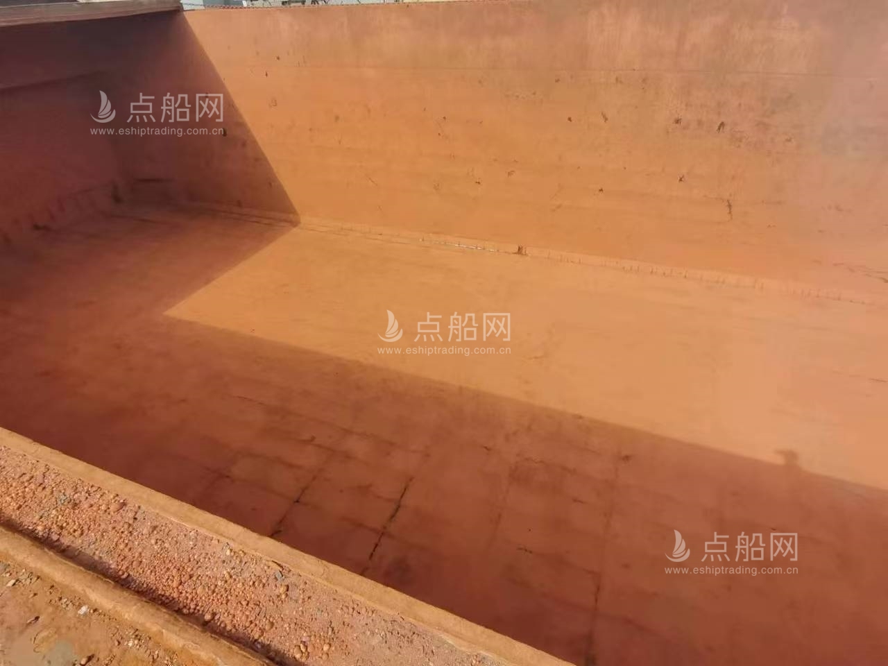 出售7310吨散货船