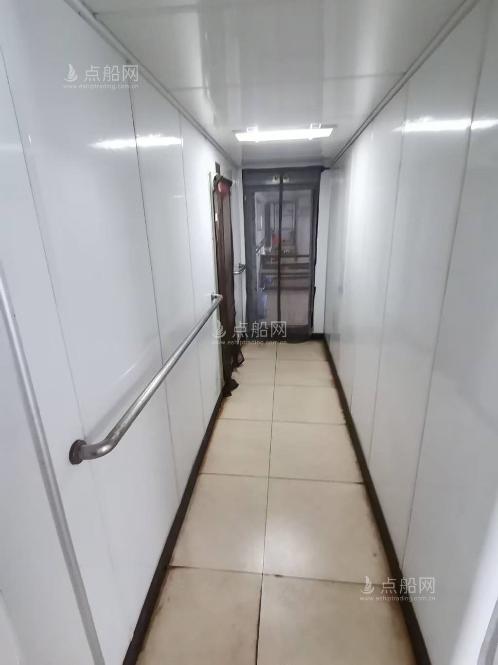 出售7310吨散货船