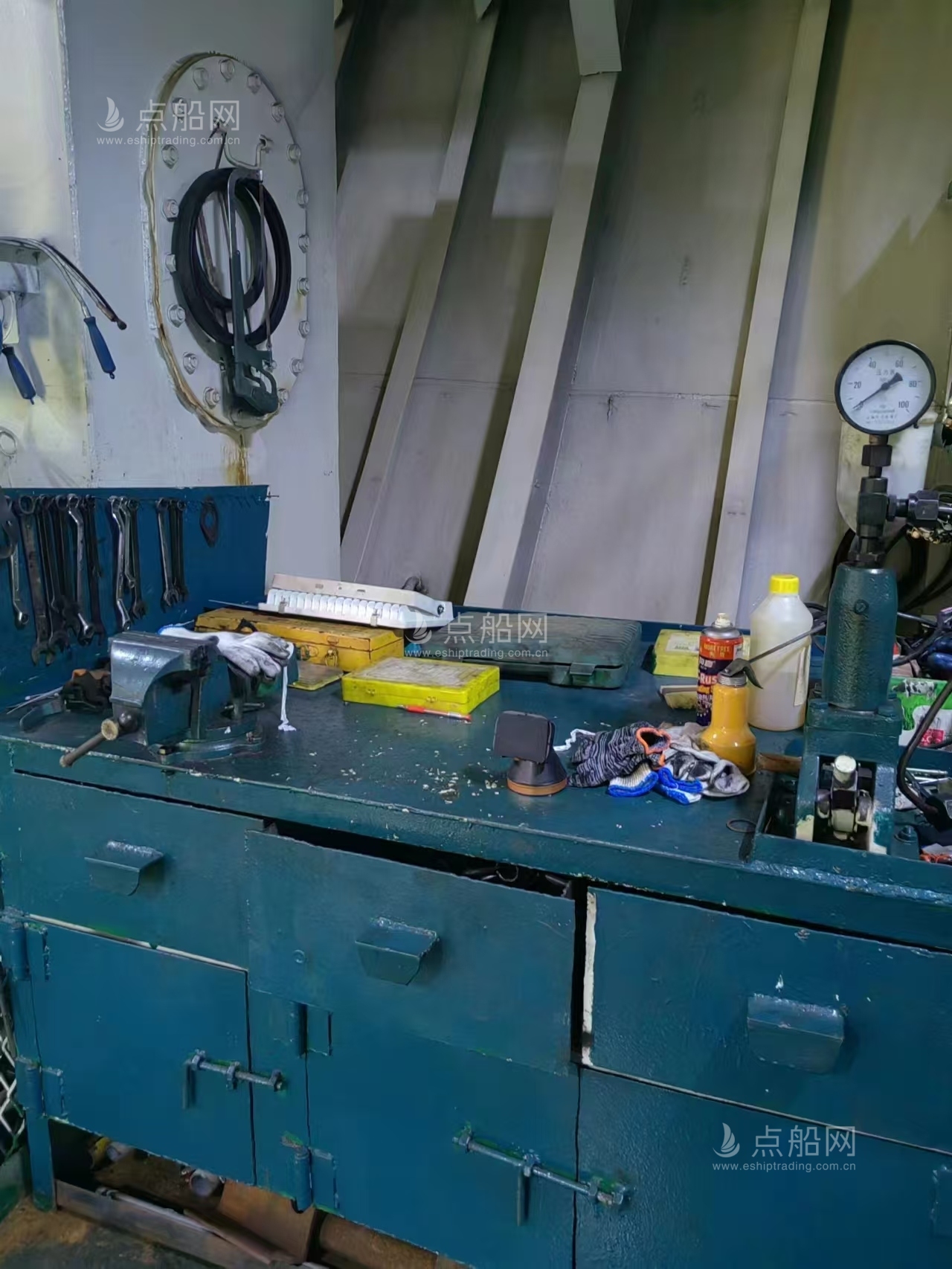 出售7310吨散货船