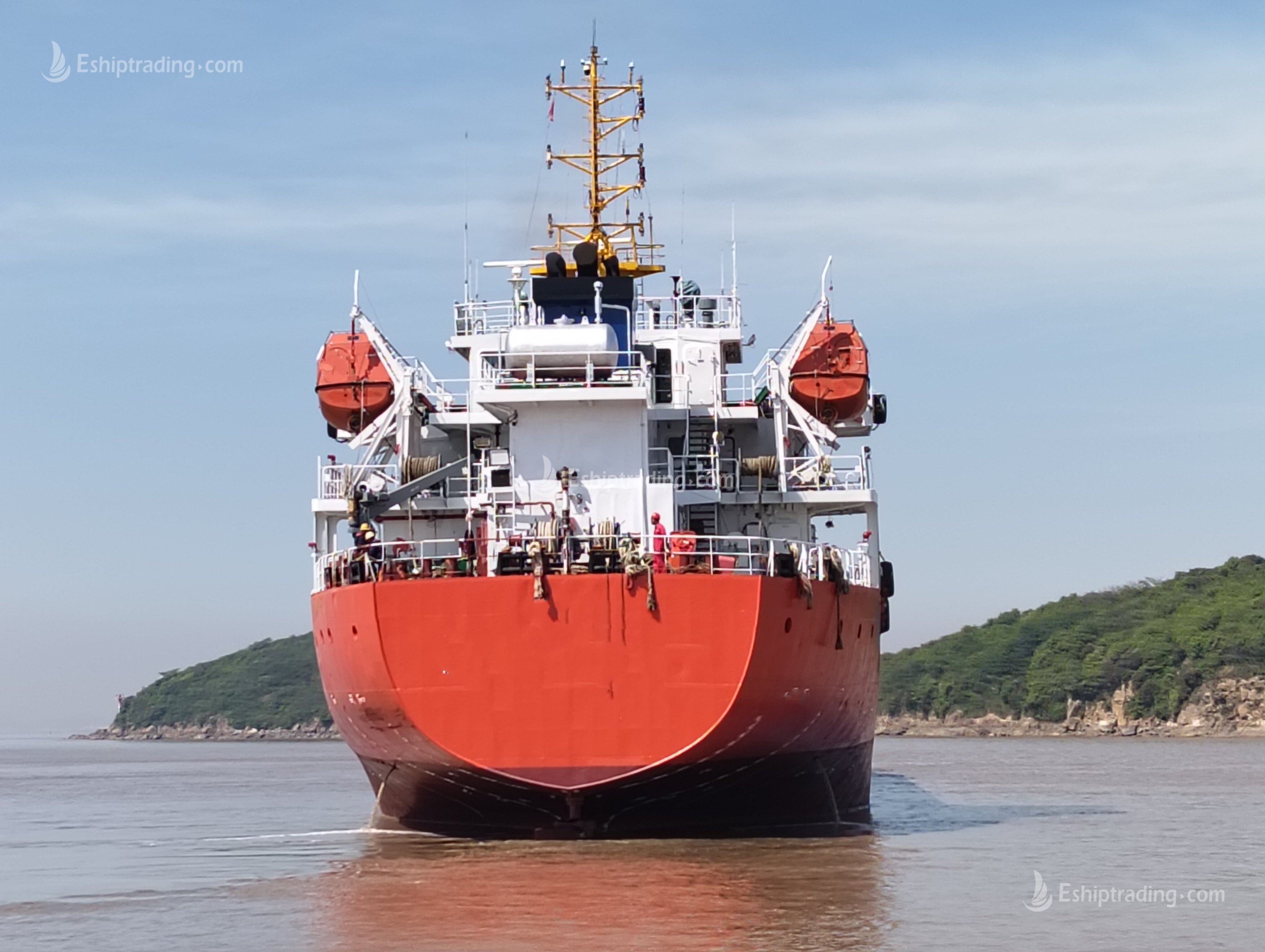 4560 T Product Oil Tanker For Sale